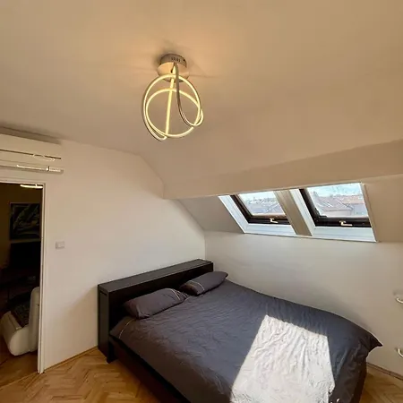 Alia Loft Апартаменти